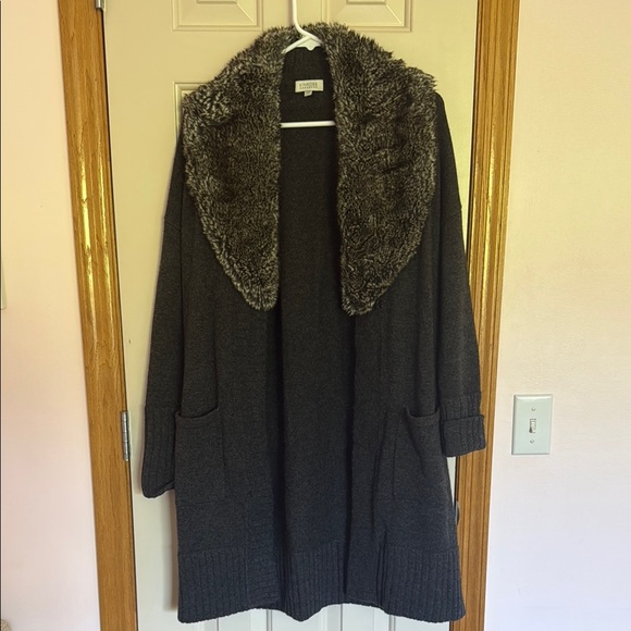 Kinross Cashmere Long Gray Cardigan with Plush Fur Collar - Picture 2 of 10